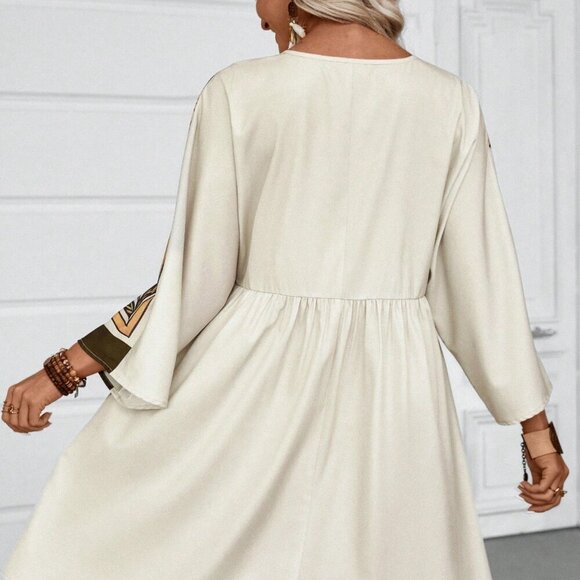 Multicolor Women's Floral Print V-Neck Loose Vacation Style Dress For Summer - Picture 3 of 6